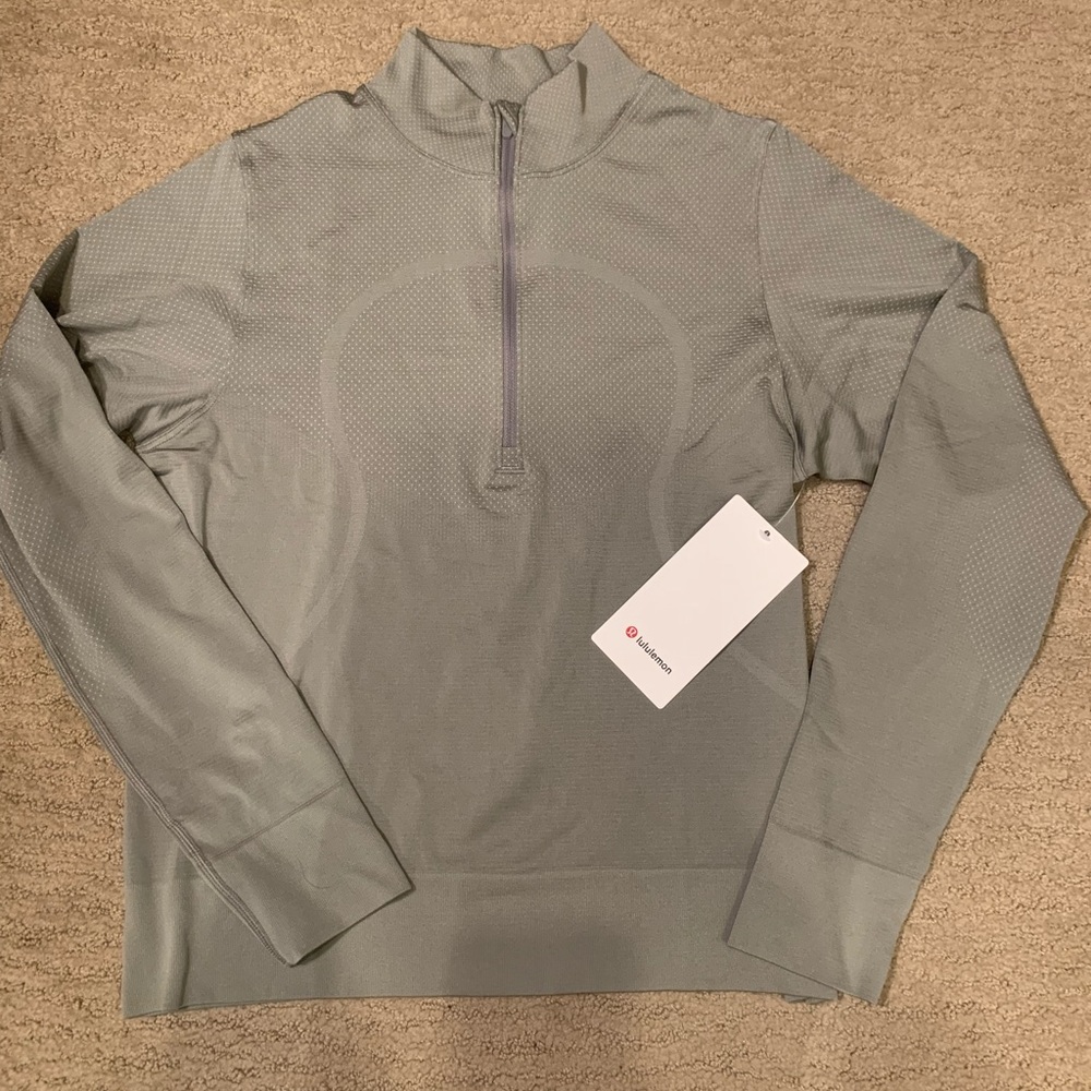 NWT! Swiftly Relaxed Half Zip in Gull Gray/White
